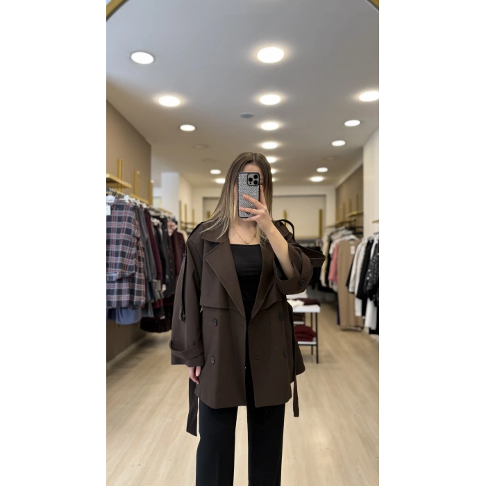 Per Düğme Detaylı Kısa Trençkot