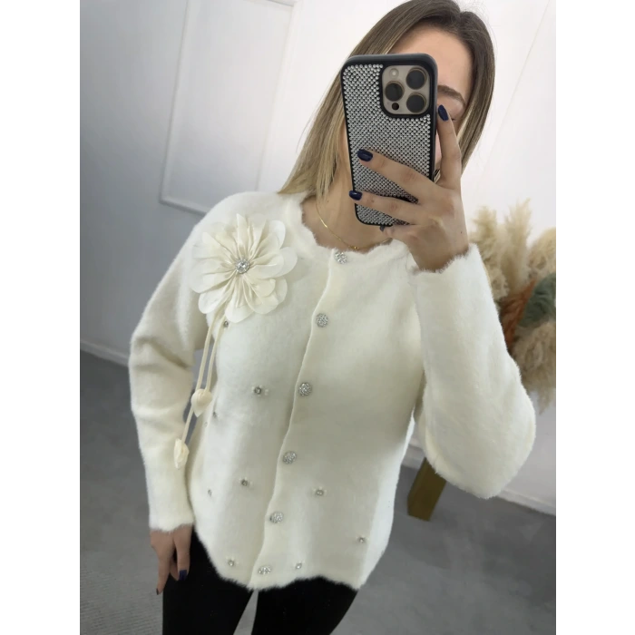 Çiçek Broşlu Taş Detaylı Sakallı Triko Hırka