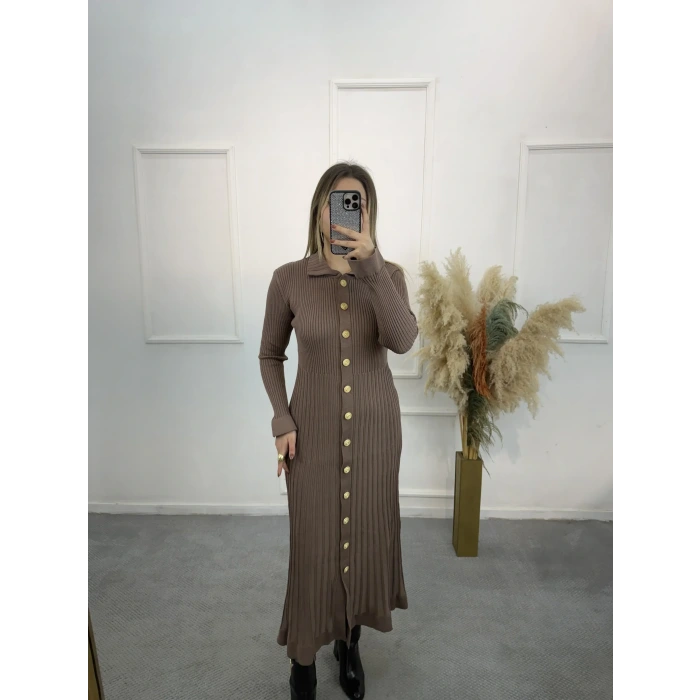 Gold Düğme Detaylı Pileli Triko Elbise