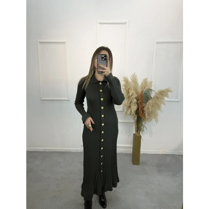 Gold Düğme Detaylı Pileli Triko Elbise