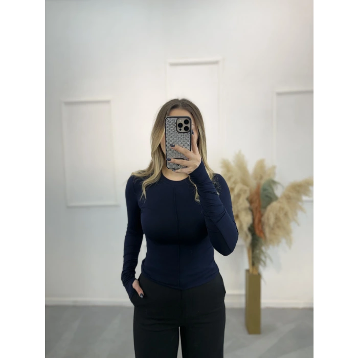 Bus Ön Çımalı Parmak Detaylı Bluz