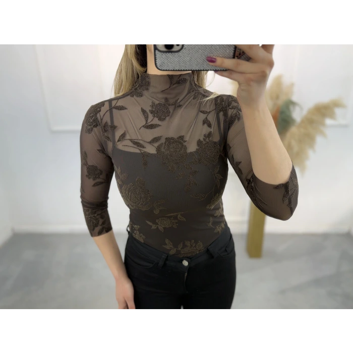 Gül İşlemeli Transparan Bluz