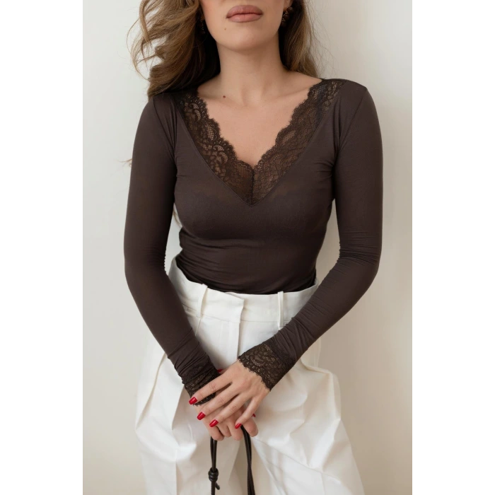 V Yaka Dantelli Bluz