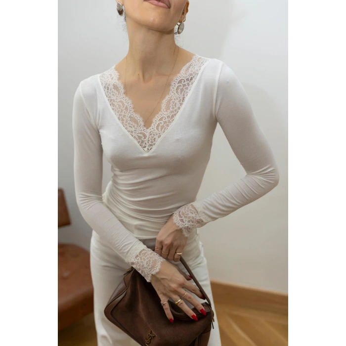 V Yaka Dantelli Bluz
