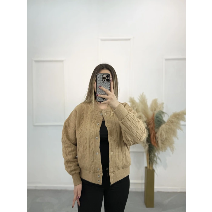 Vine Örgü Detaylı Çıtçıtlı Yün Hırka