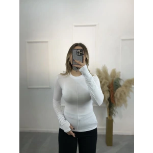 Bus Ön Çımalı Parmak Detaylı Bluz