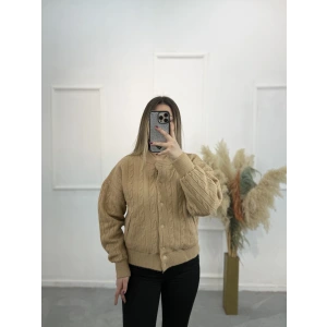 Vine Örgü Detaylı Çıtçıtlı Yün Hırka