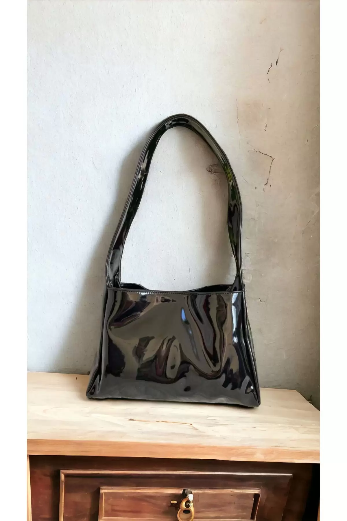 Auro Black Patent Leather Trend Womens Shoulder Bag