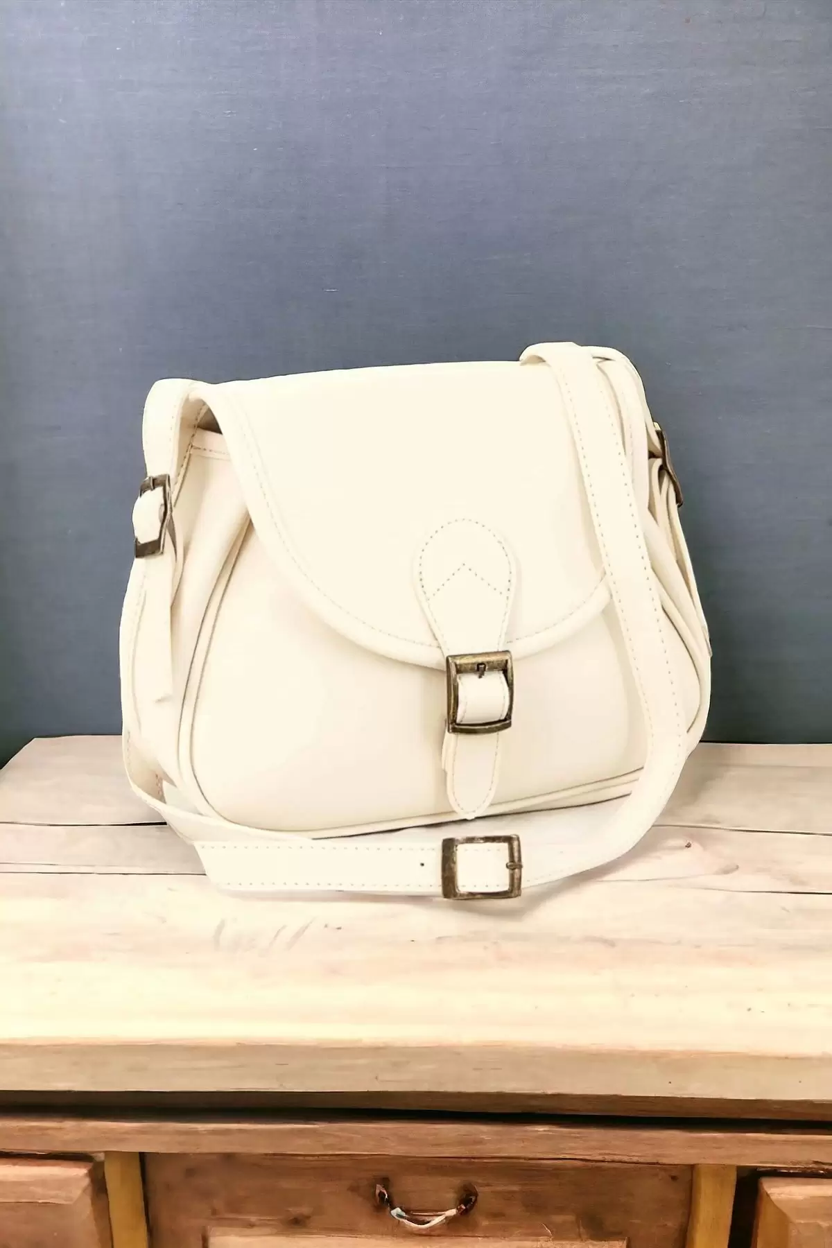 Kiwin Buckle Detailed Adjustable Strap Postman Cream Skin Trend Womens Shoulder Bag