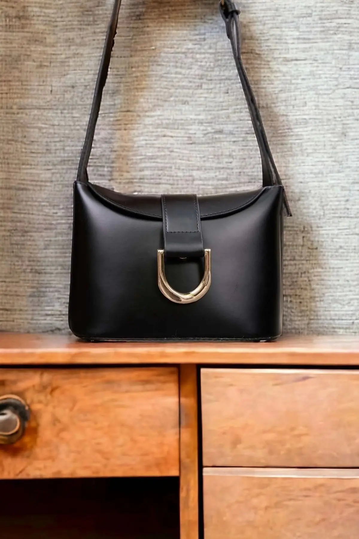 Amy Black Leather Box Form Womens Shoulder Bag with Buckle Accessories