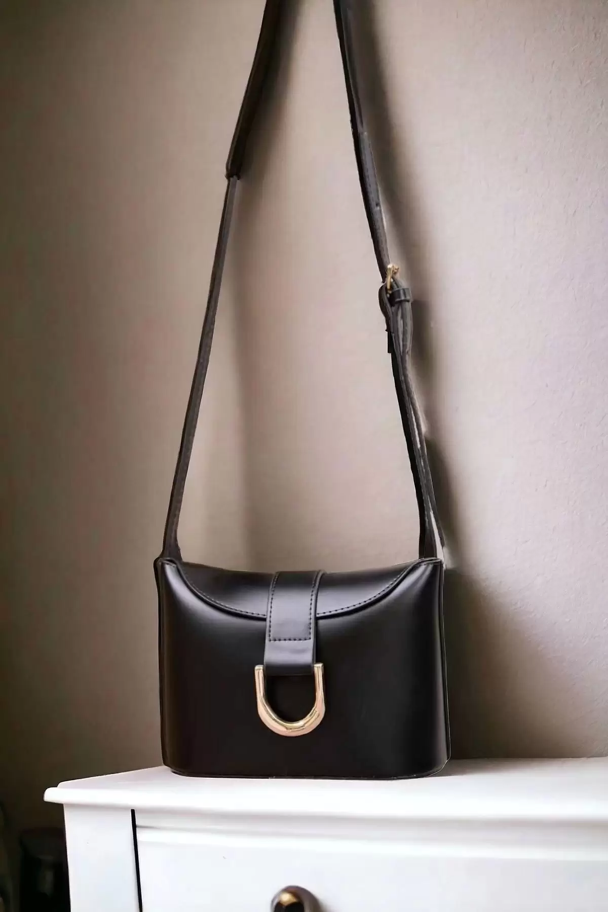 Amy Black Leather Box Form Womens Shoulder Bag with Buckle Accessories