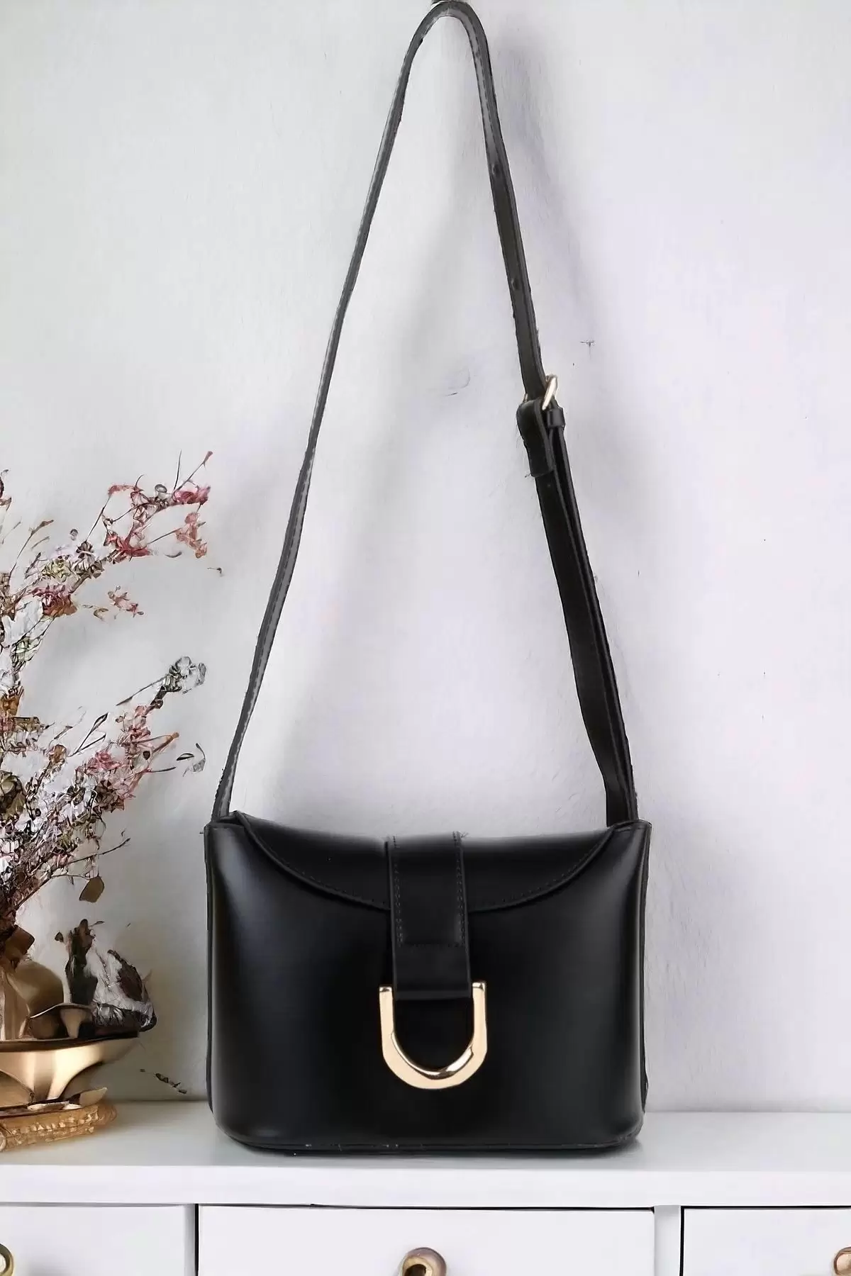 Amy Black Leather Box Form Womens Shoulder Bag with Buckle Accessories