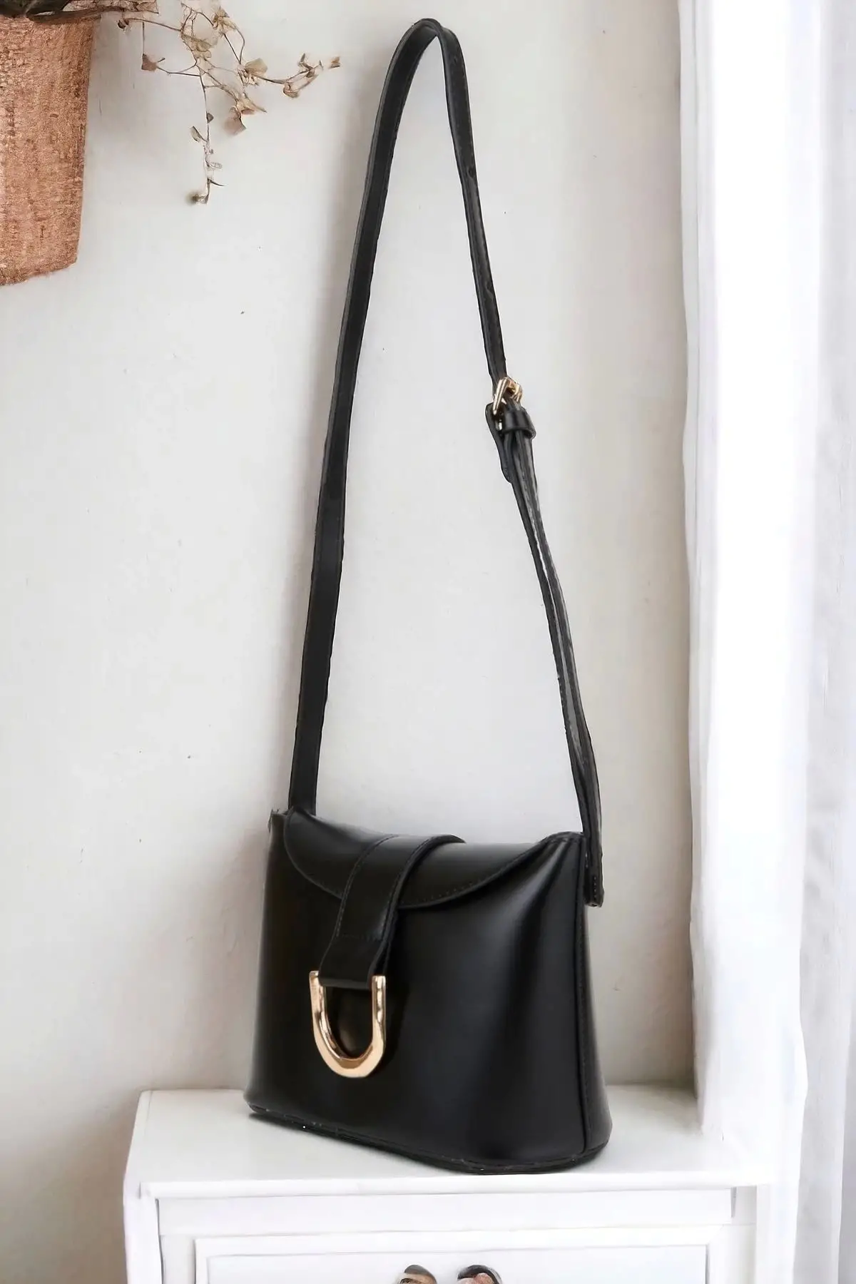 Amy Black Leather Box Form Womens Shoulder Bag with Buckle Accessories