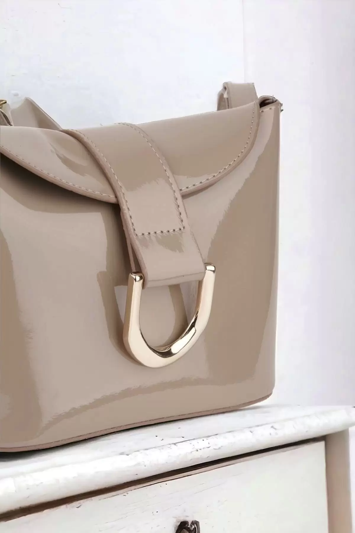 Amy Mink Patent Leather Box Shape Womens Shoulder Bag with Buckle Accessories