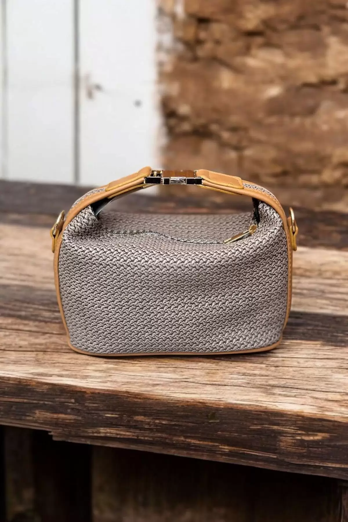 Toile Dark Mink-tan Straw Patterned Lock Handle Womens Handbag and Shoulder Bag