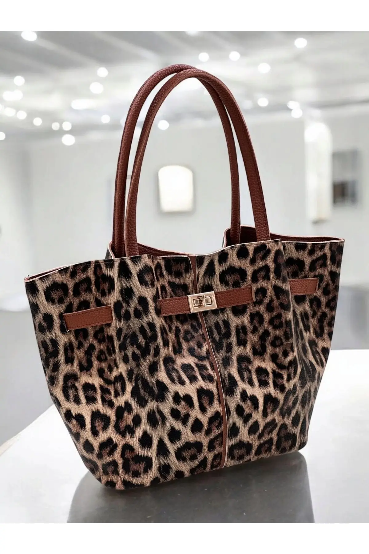 Lucia Leopard Skin Womens Handbag and Shoulder Bag