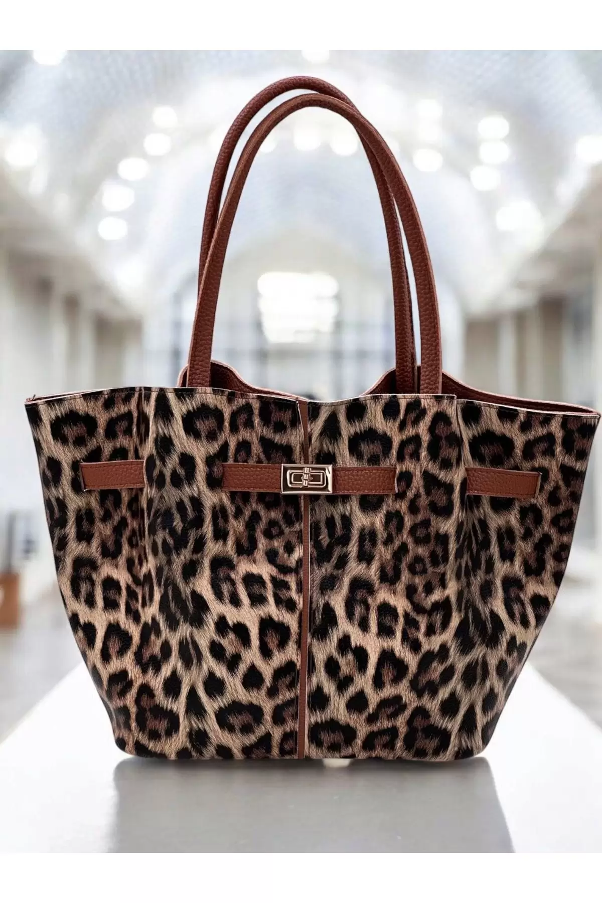 Lucia Leopard Skin Womens Handbag and Shoulder Bag