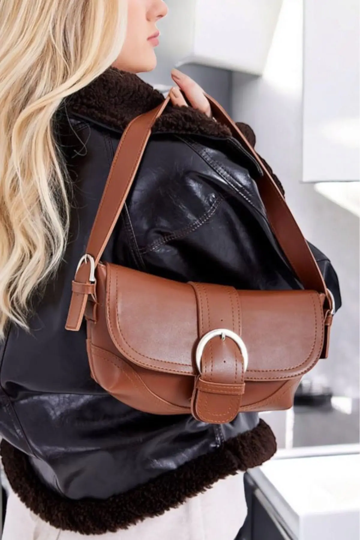 Venice Taba Kemer Model Baget Kadın Omuz Çantası