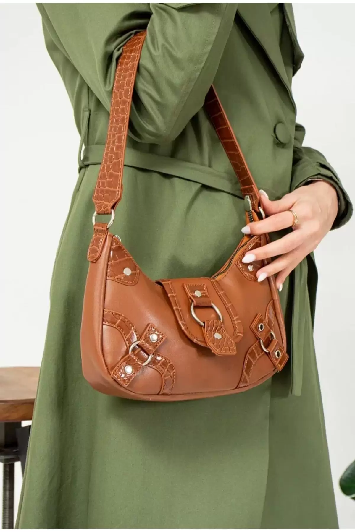 Cleo Brown Baguette Womens Shoulder Bag