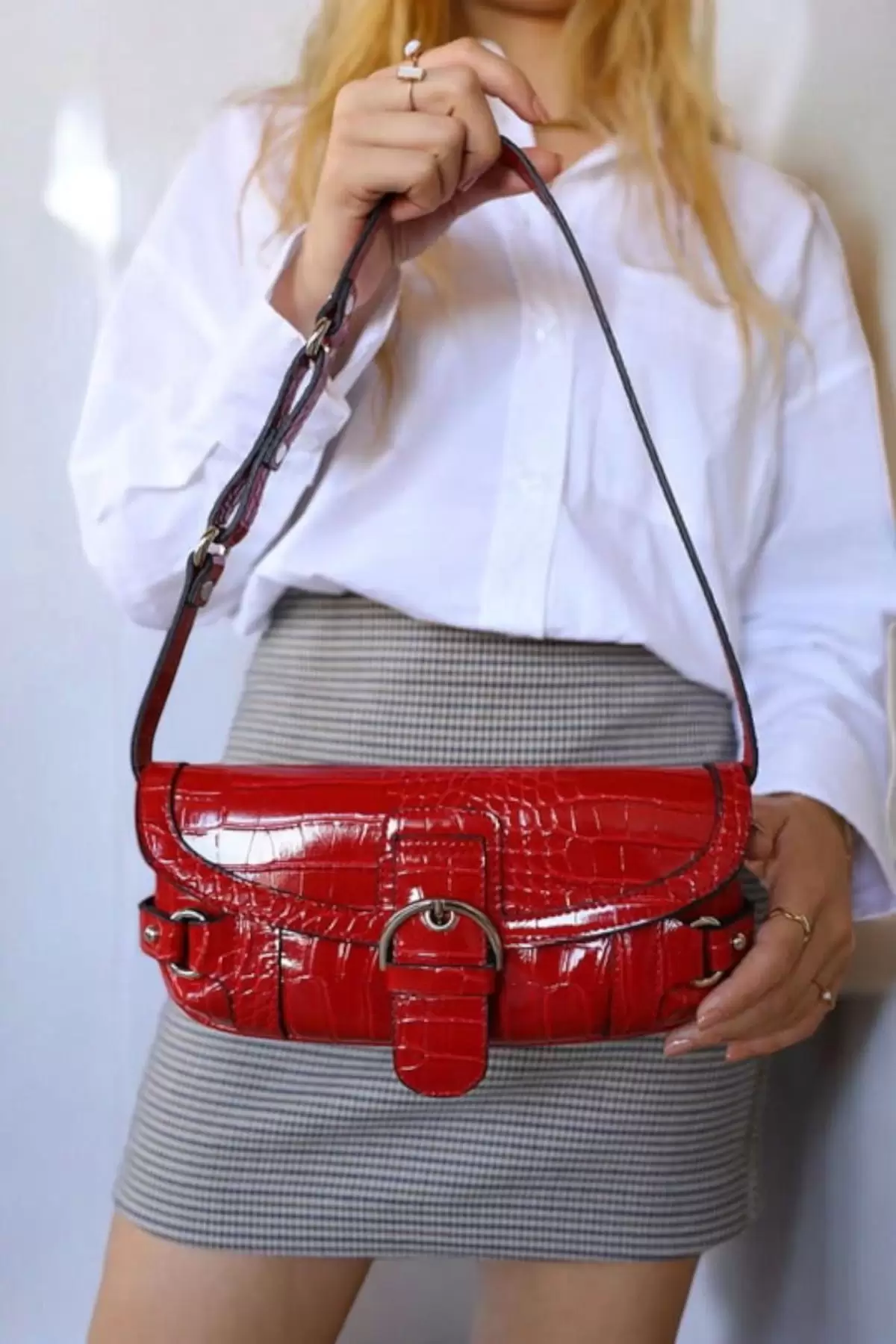 Rock Red Crocodile Womens Baguette Shoulder Bag