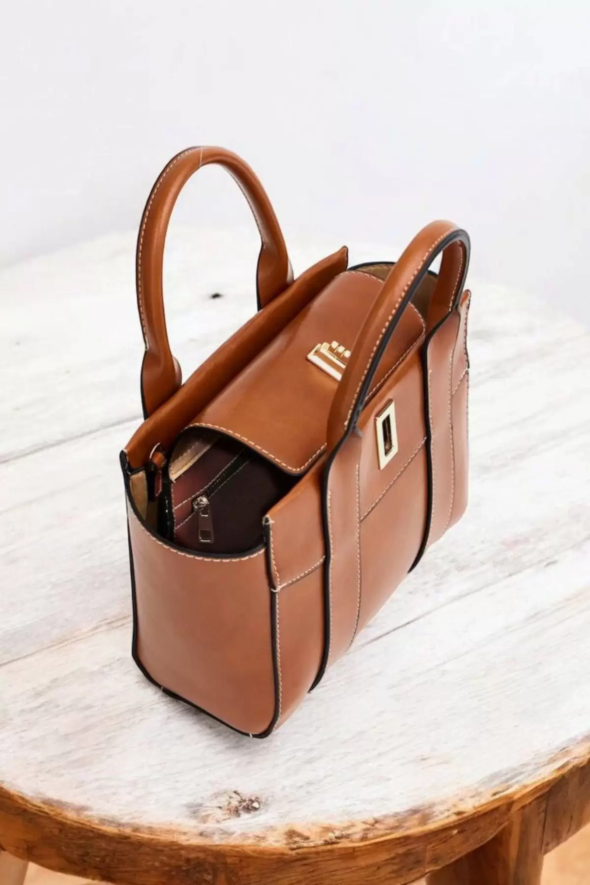 Beirut Tan Lockable Model Womens Shoulder Bag
