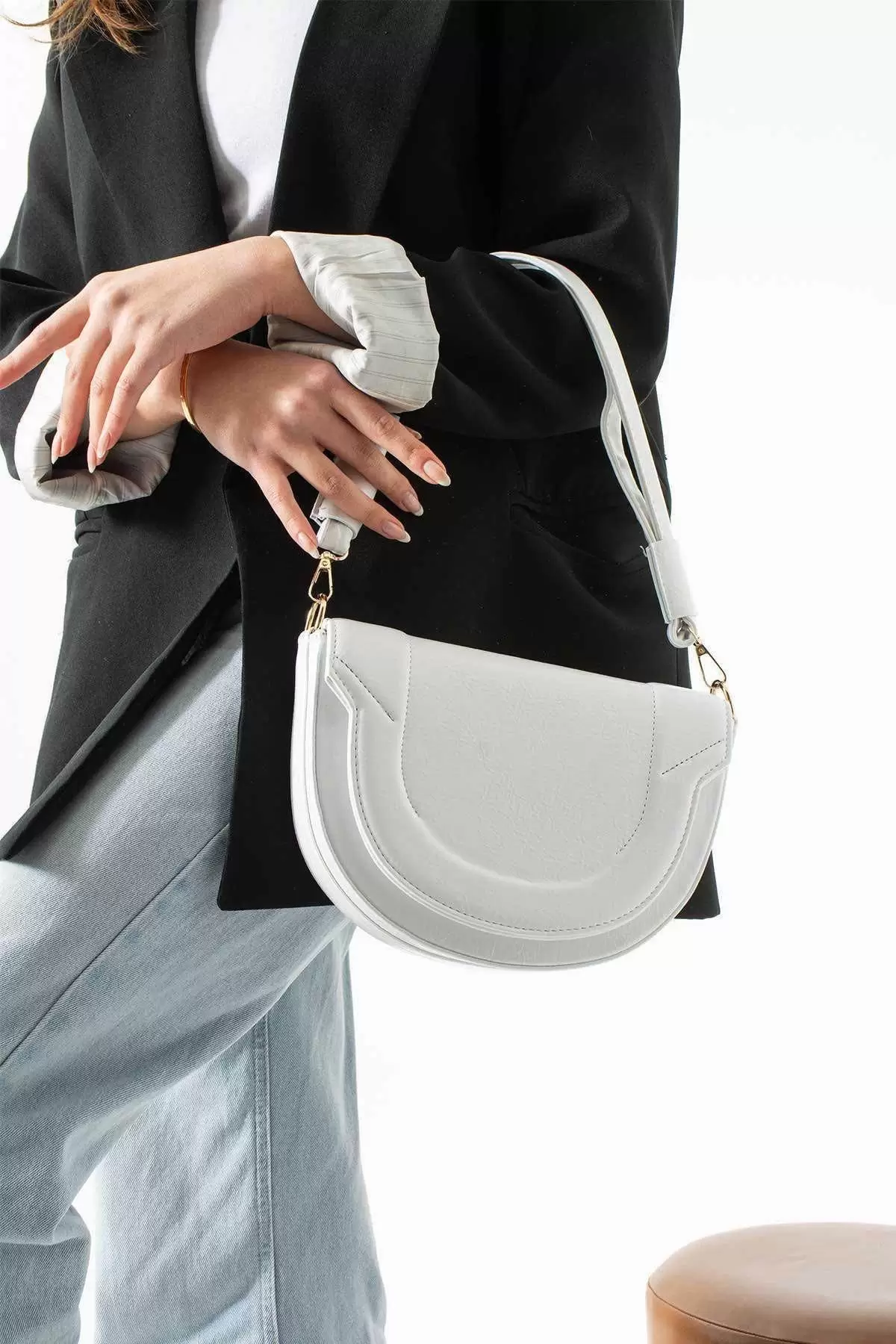 Medusa Beyaz Kontrast Dikişli Kolon Askılı Kadın Omuz Çantası