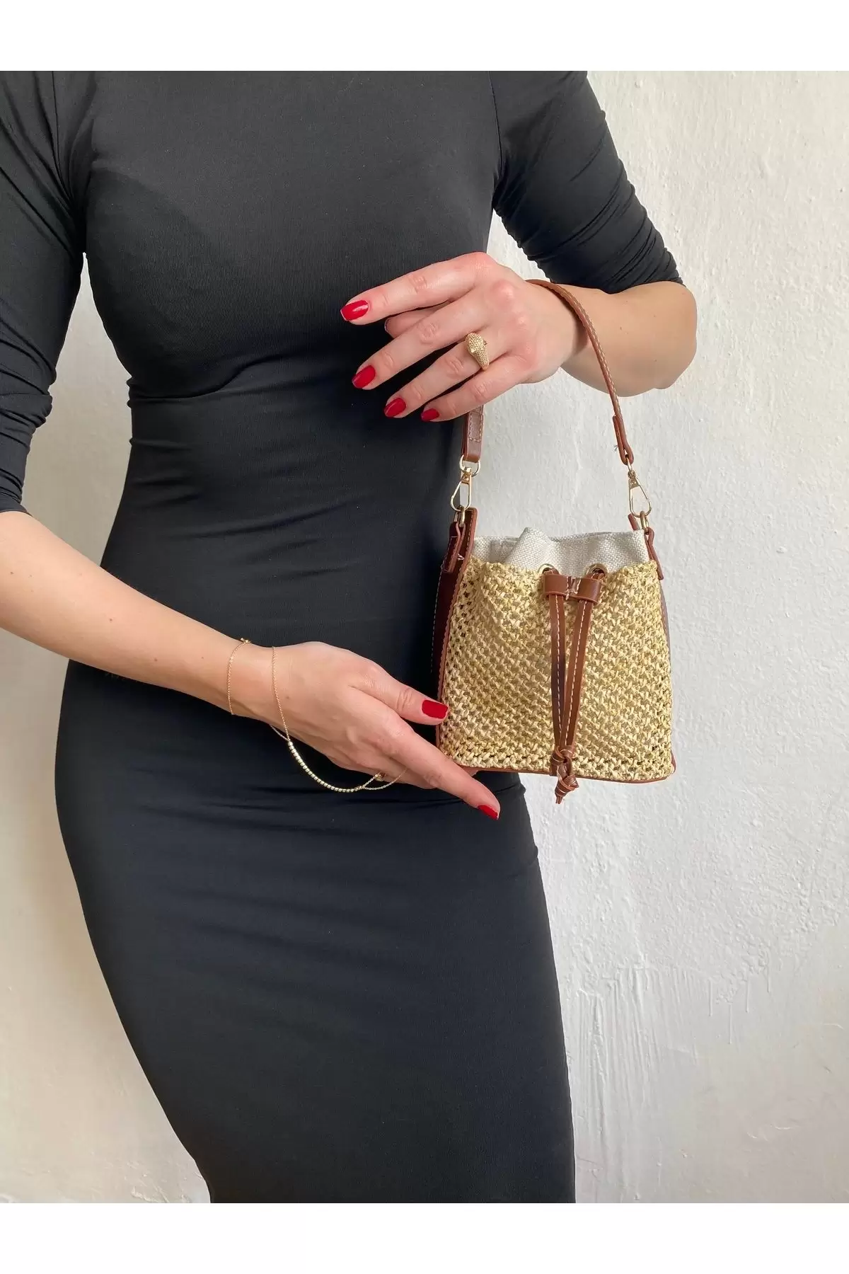 Maria Hasır Taba Büzgü Kapama Kova Model Mini Kadın Omuz Çantası