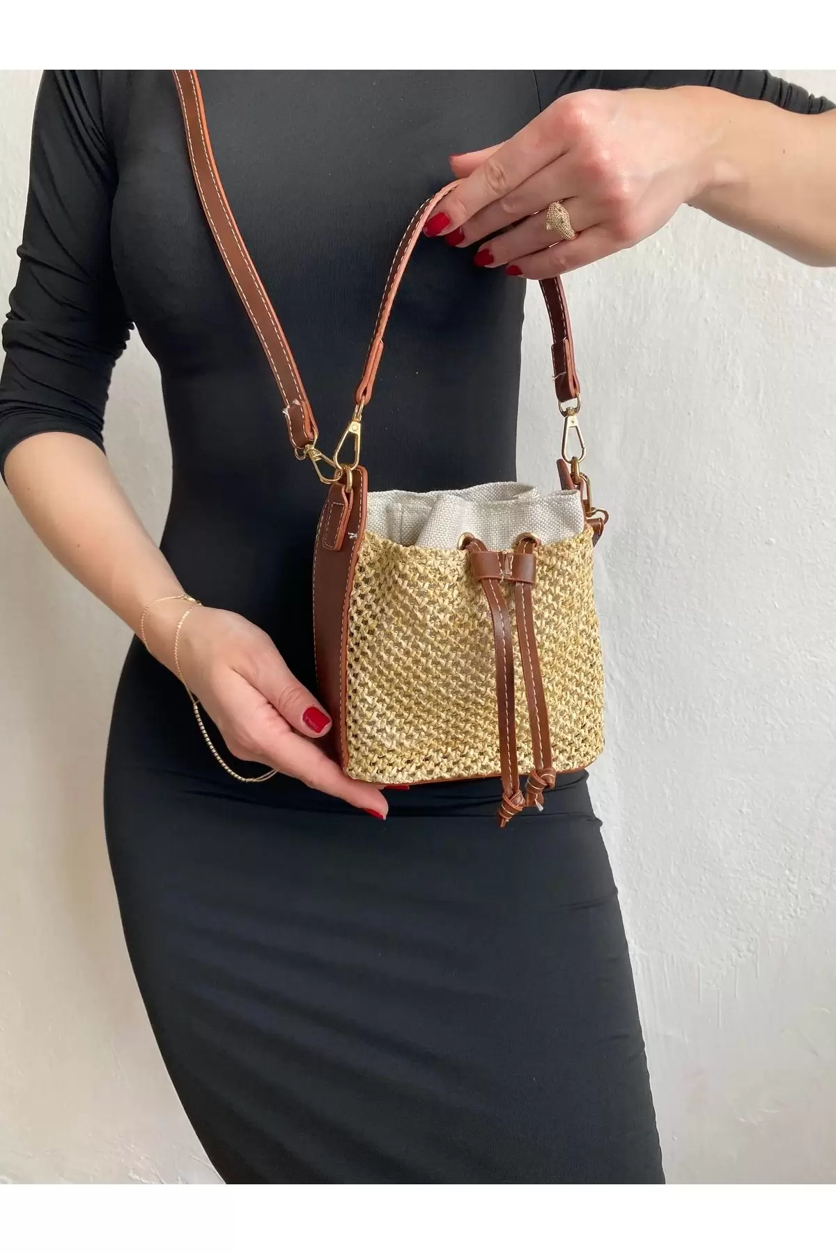 Maria Hasır Taba Büzgü Kapama Kova Model Mini Kadın Omuz Çantası