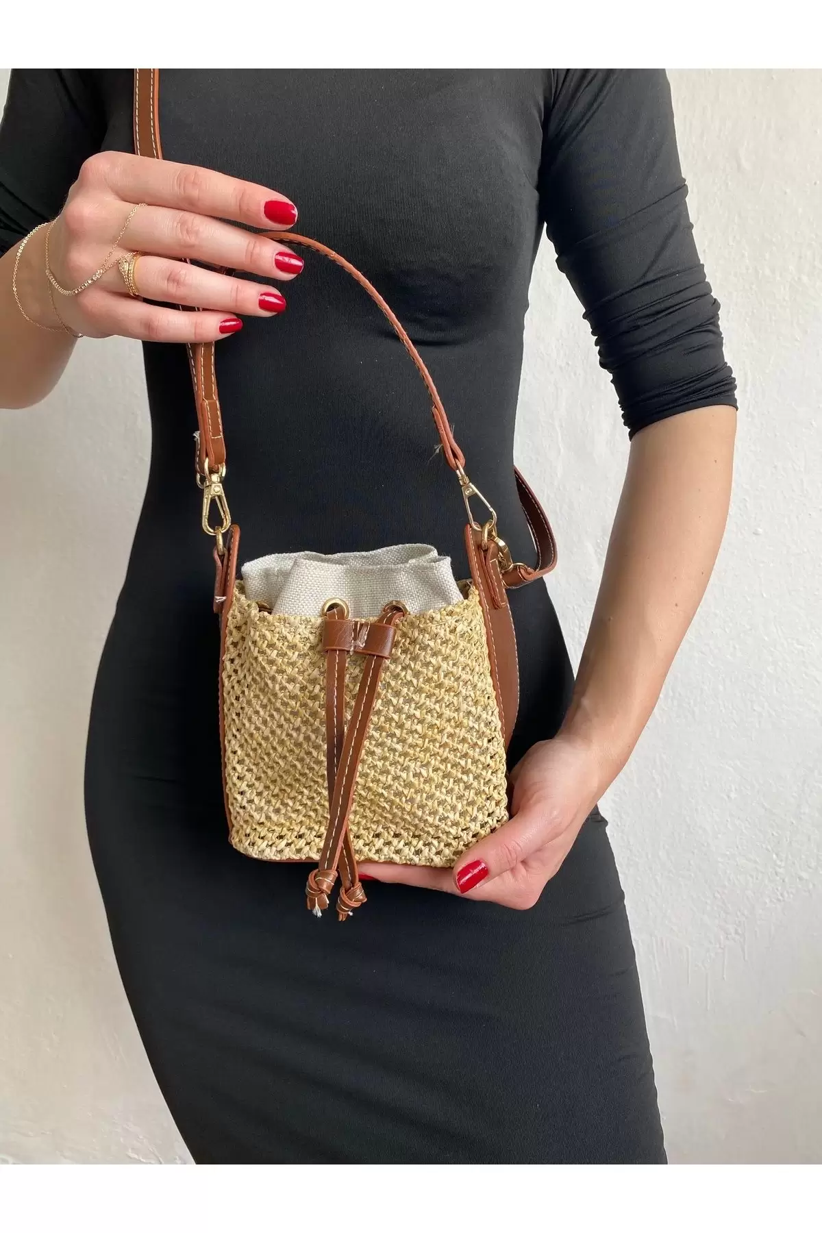 Maria Hasır Taba Büzgü Kapama Kova Model Mini Kadın Omuz Çantası