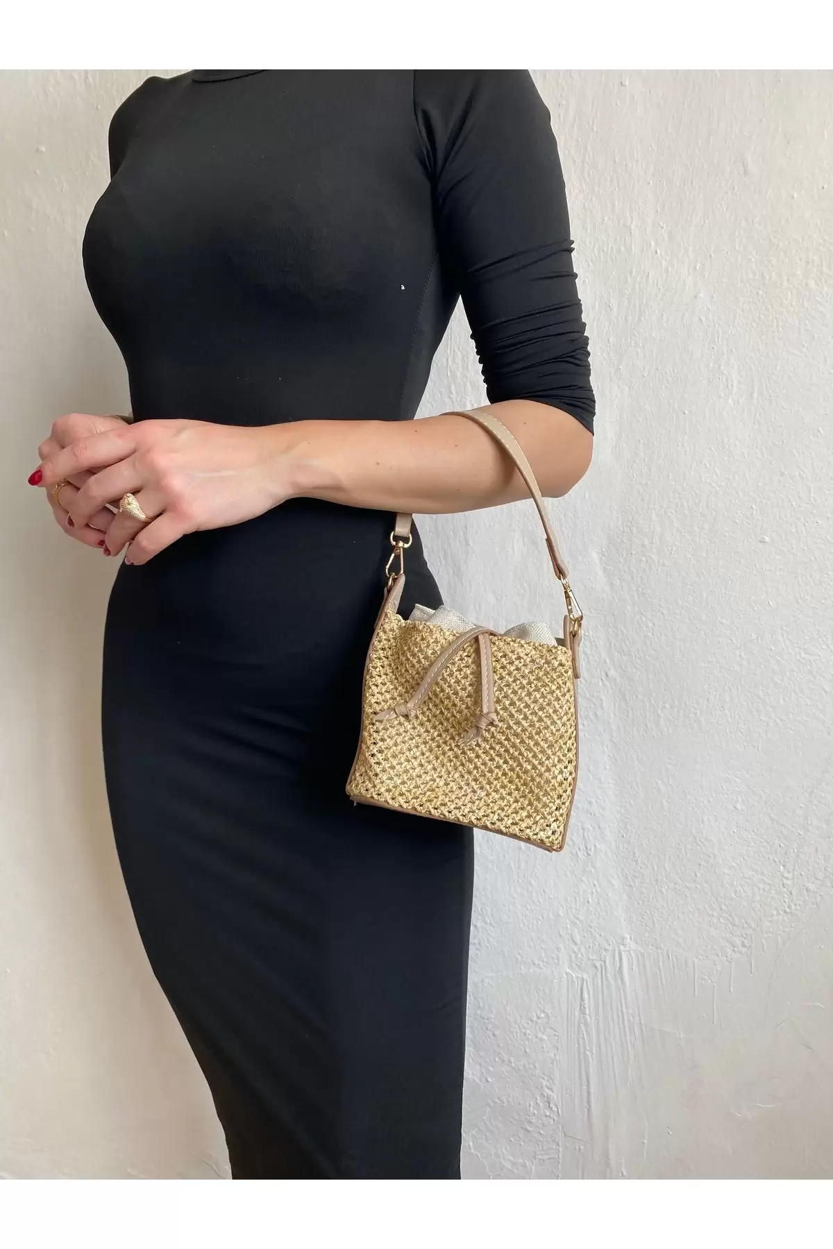 Maria Hasır Vizon Büzgü Kapama Kova Model Mini Kadın Omuz Çantası