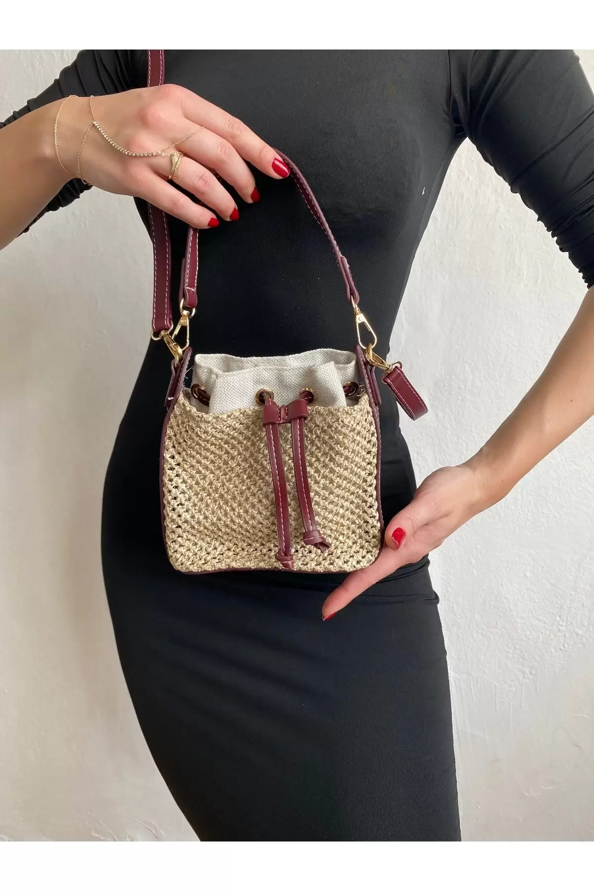 Maria Hasır Bordo Büzgü Kapama Kova Model Mini Kadın Omuz Çantası