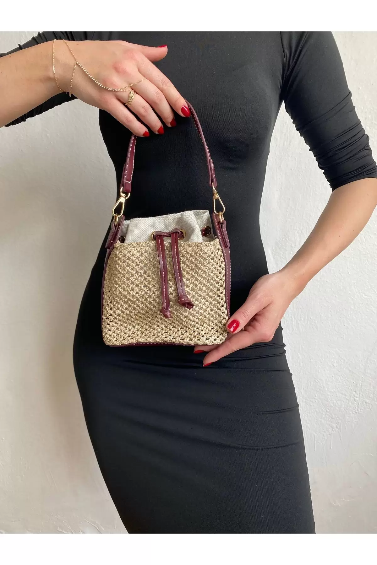 Maria Hasır Bordo Büzgü Kapama Kova Model Mini Kadın Omuz Çantası