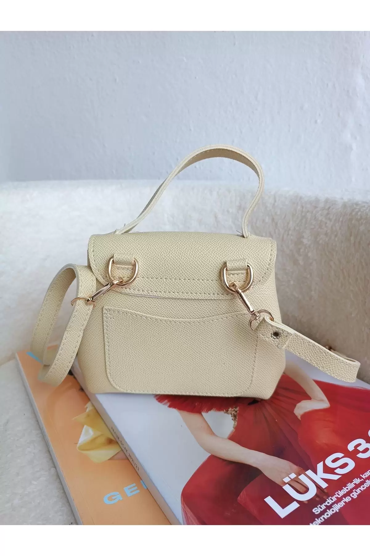 Sole Sarı Rengi Büzgü Detaylı Kapaklı Pinterest Model Kadın Omuz Çantası
