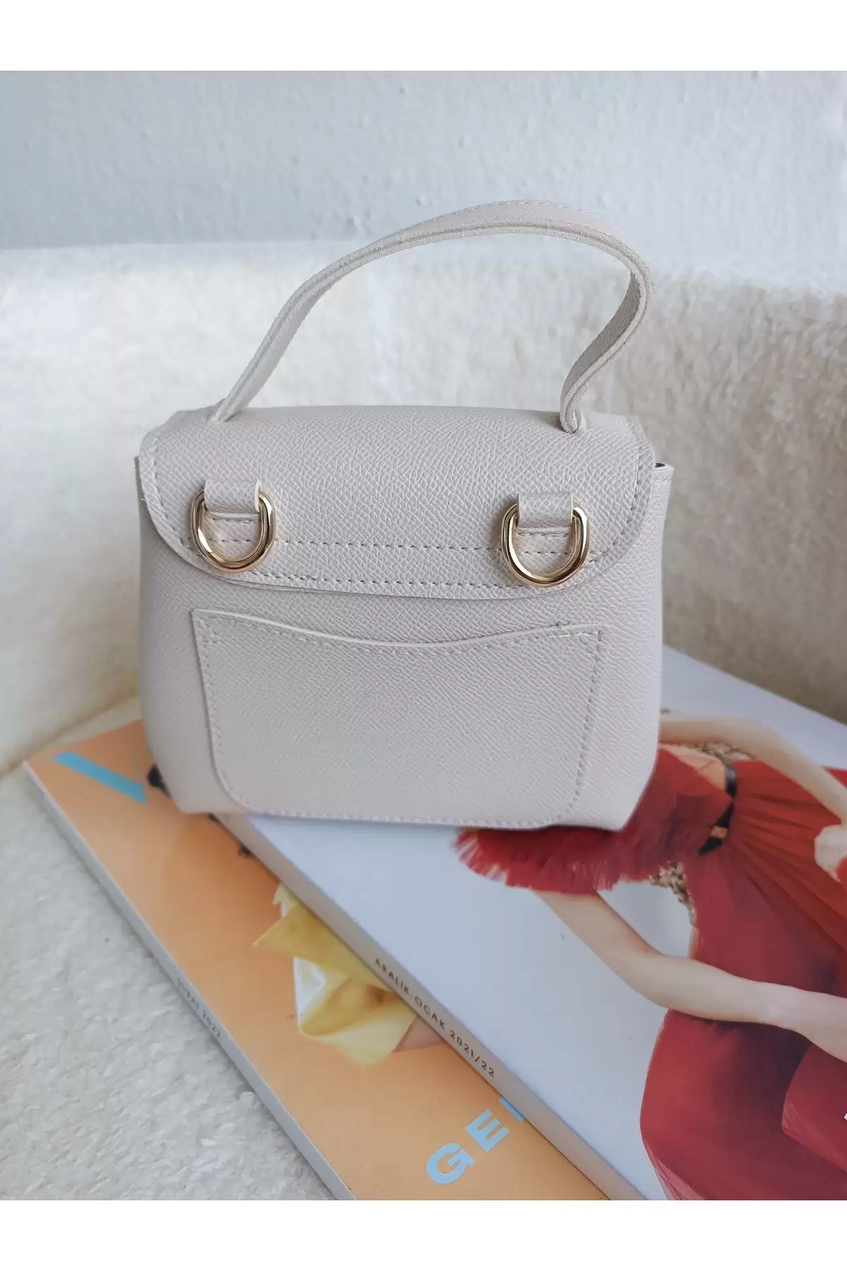 Sole Krem Rengi Büzgü Detaylı Kapaklı Pinterest Model Kadın Omuz Çantası
