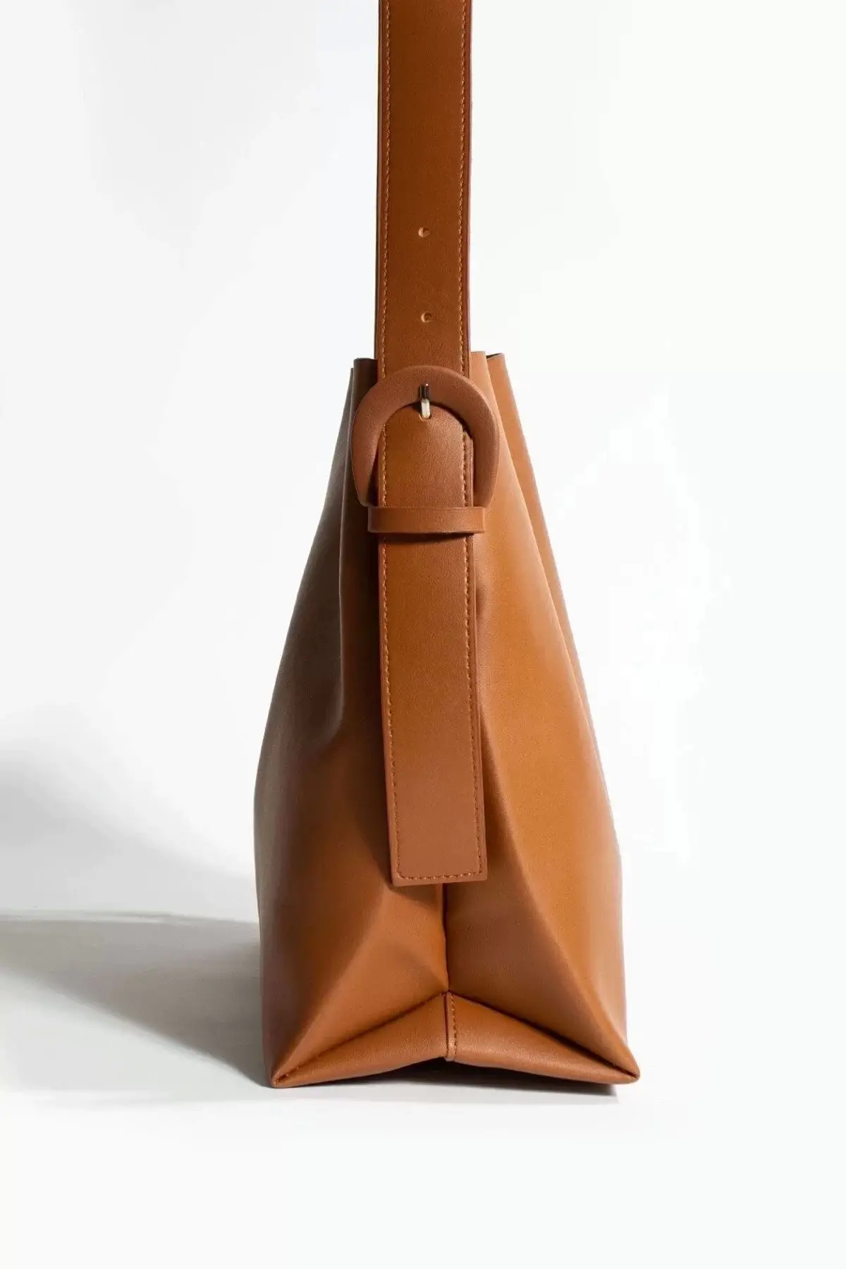 Nastroy Büyük Boy Kemer Detaylı Çıt Çıt Kapamalı Shopper Taba Cilt Trend Kadın Omuz Çantası