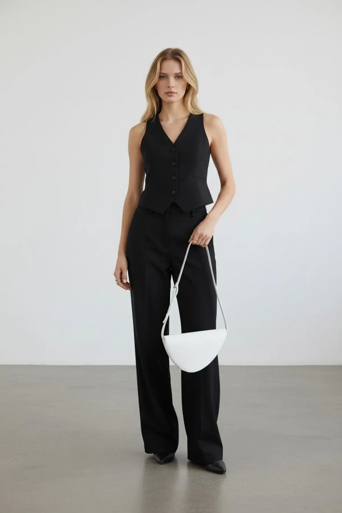 Nora Beyaz Asimetrik Tasarım Kadın Kol Ve Omuz Çantası