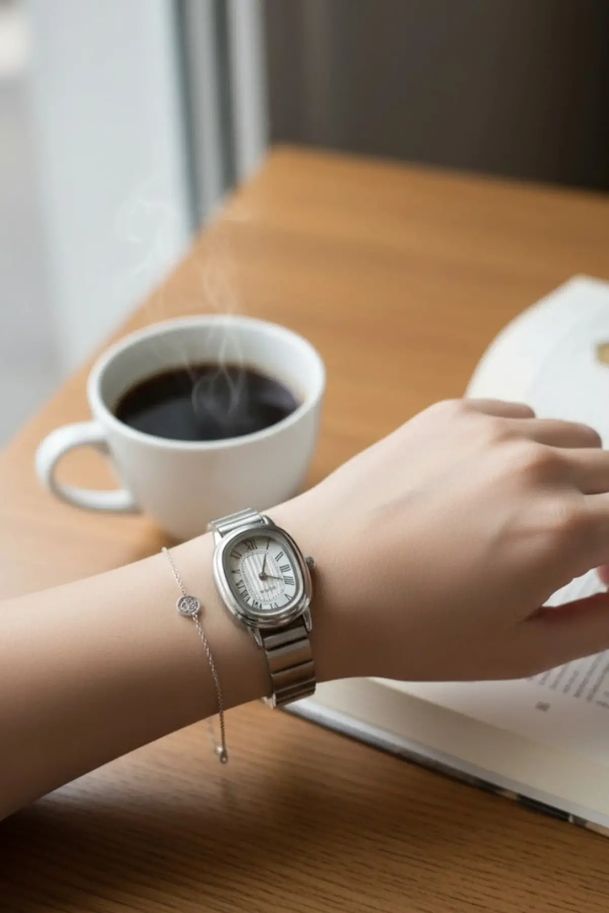 Georgia Gümüş Oval Minimal Kadın Kol Saati