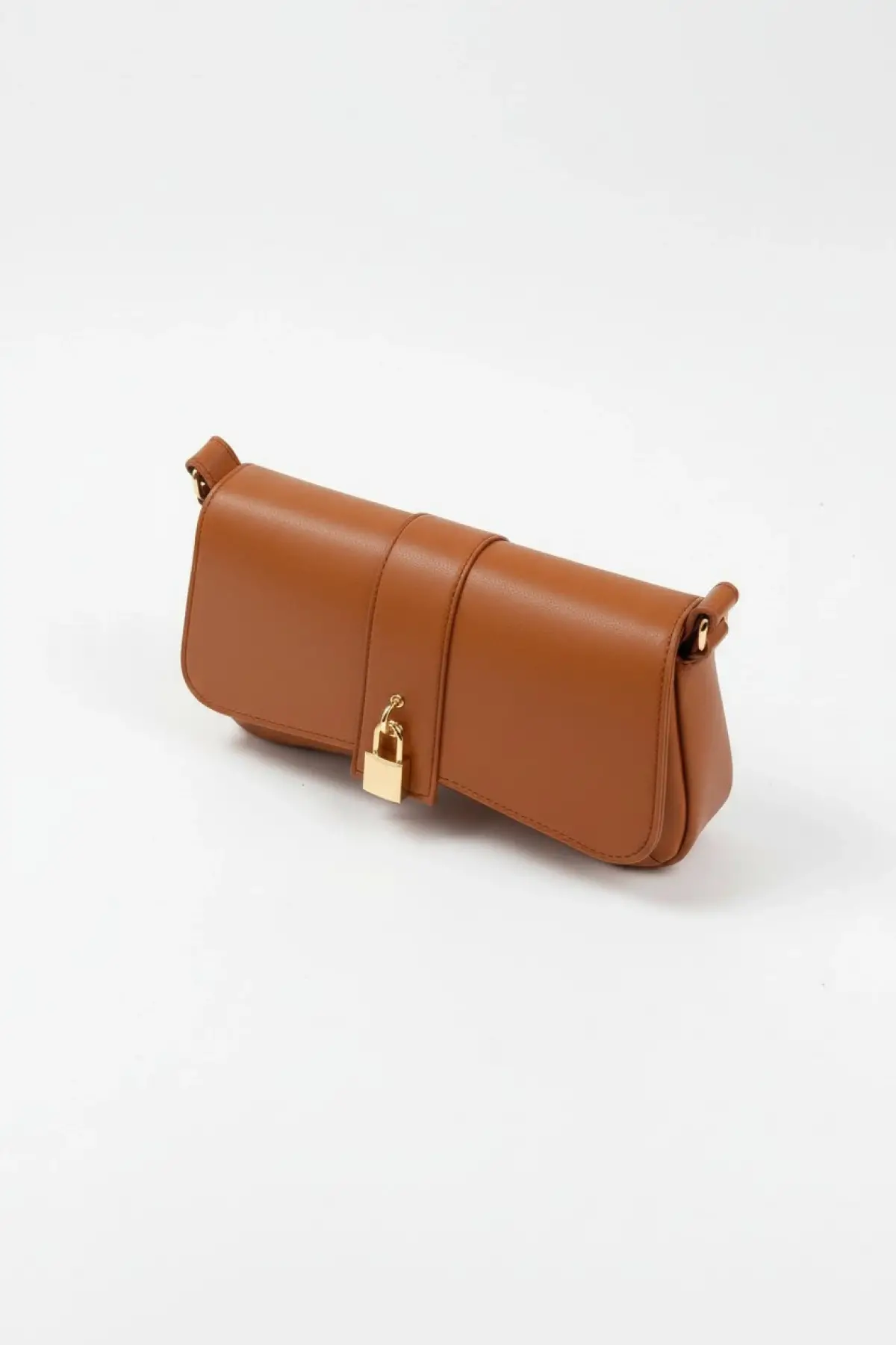 Sahra Önden Kilit Aksesuarlı Asimetrik Taba Cilt Kadın Omuz Çantası