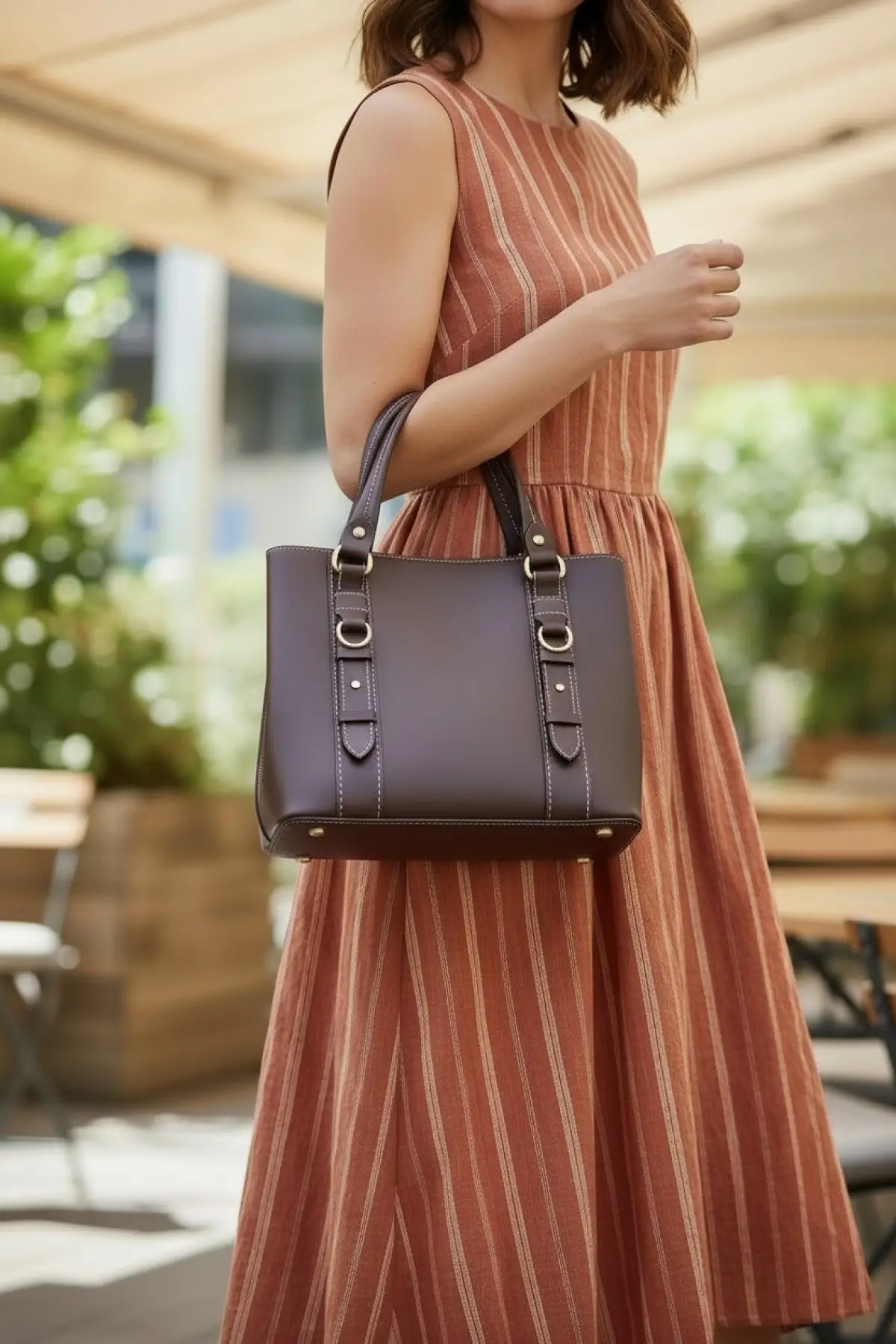 Elegance Acı Kahve Ön Kemer Aksesuarlı Kadın Omuz Çantası