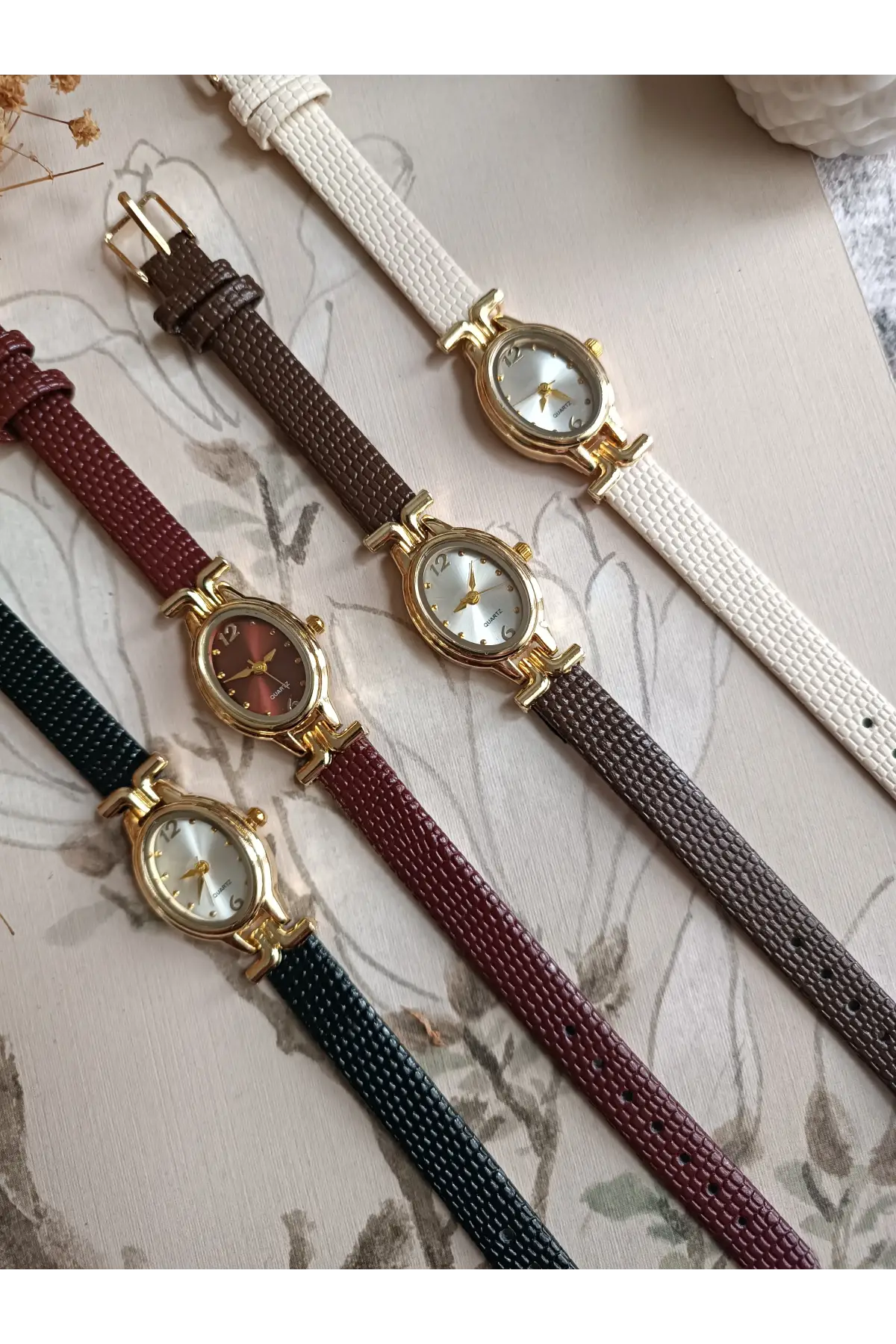 Kaira Bordo Desenli Deri Bordo Kardan Oval Minimal Kadın Kol Saati