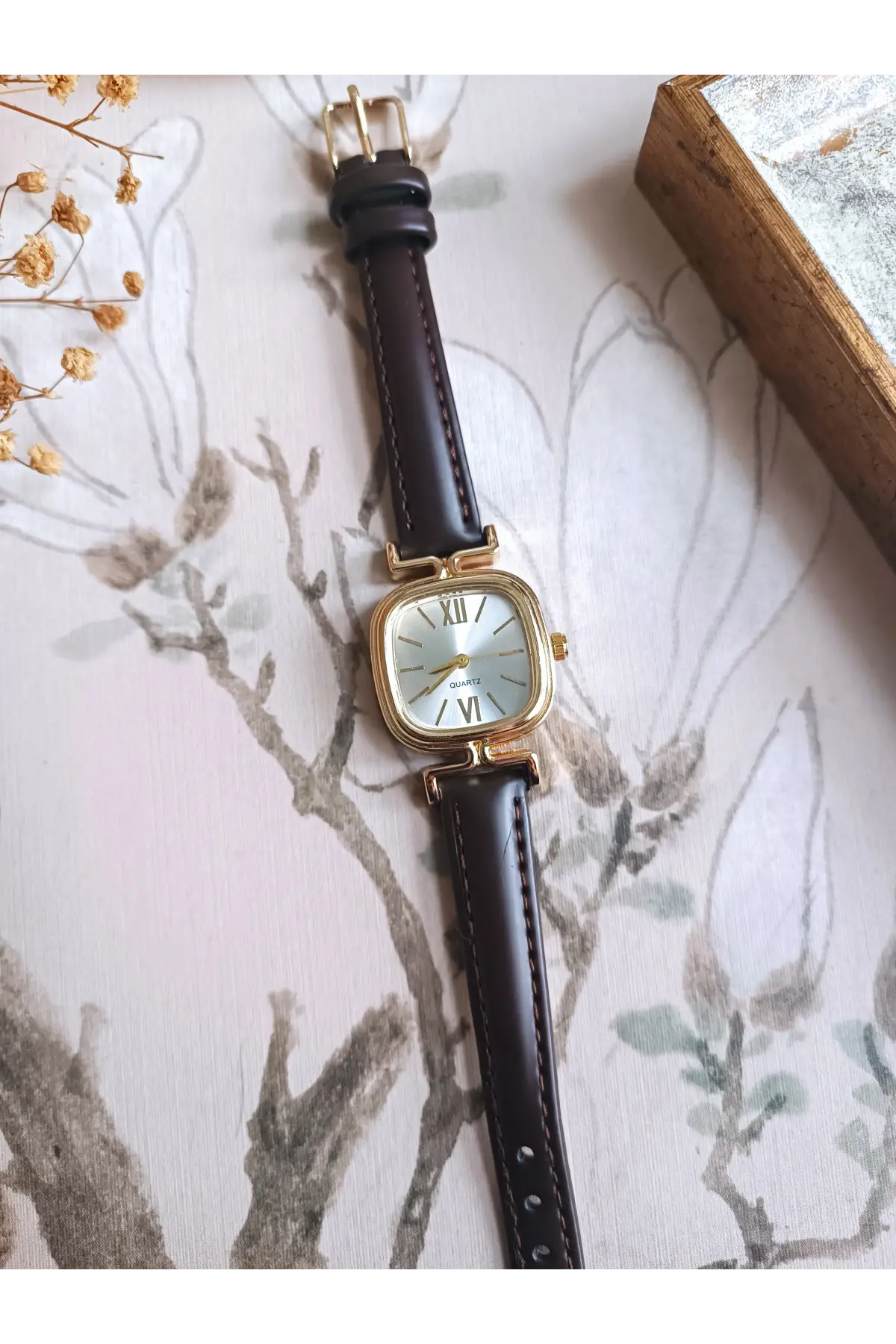 Elira Kahve Kordon Beyaz Kardan Kare Vintage Kadın Kol Saati