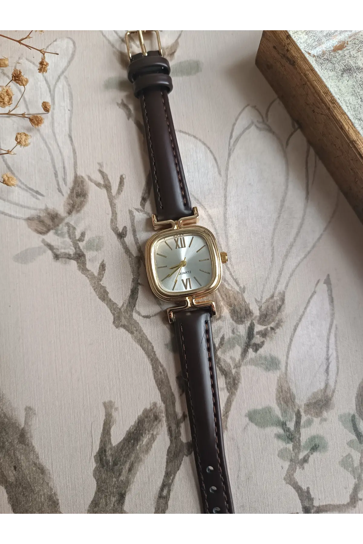 Elira Kahve Kordon Beyaz Kardan Kare Vintage Kadın Kol Saati