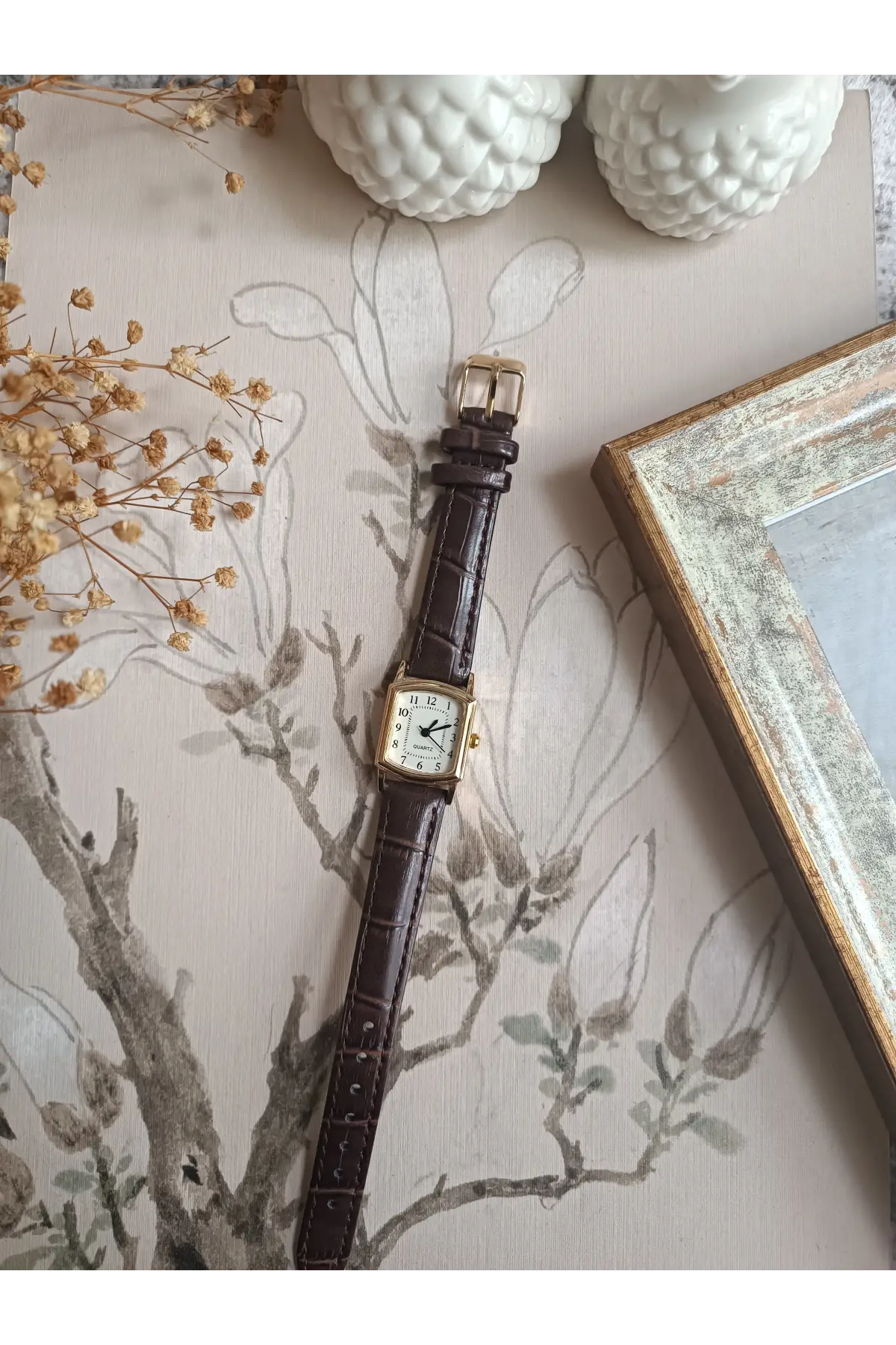 Elowen Kahve Kroko Deri Beyaz Kardan Kare Retro Kadın Kol Saati