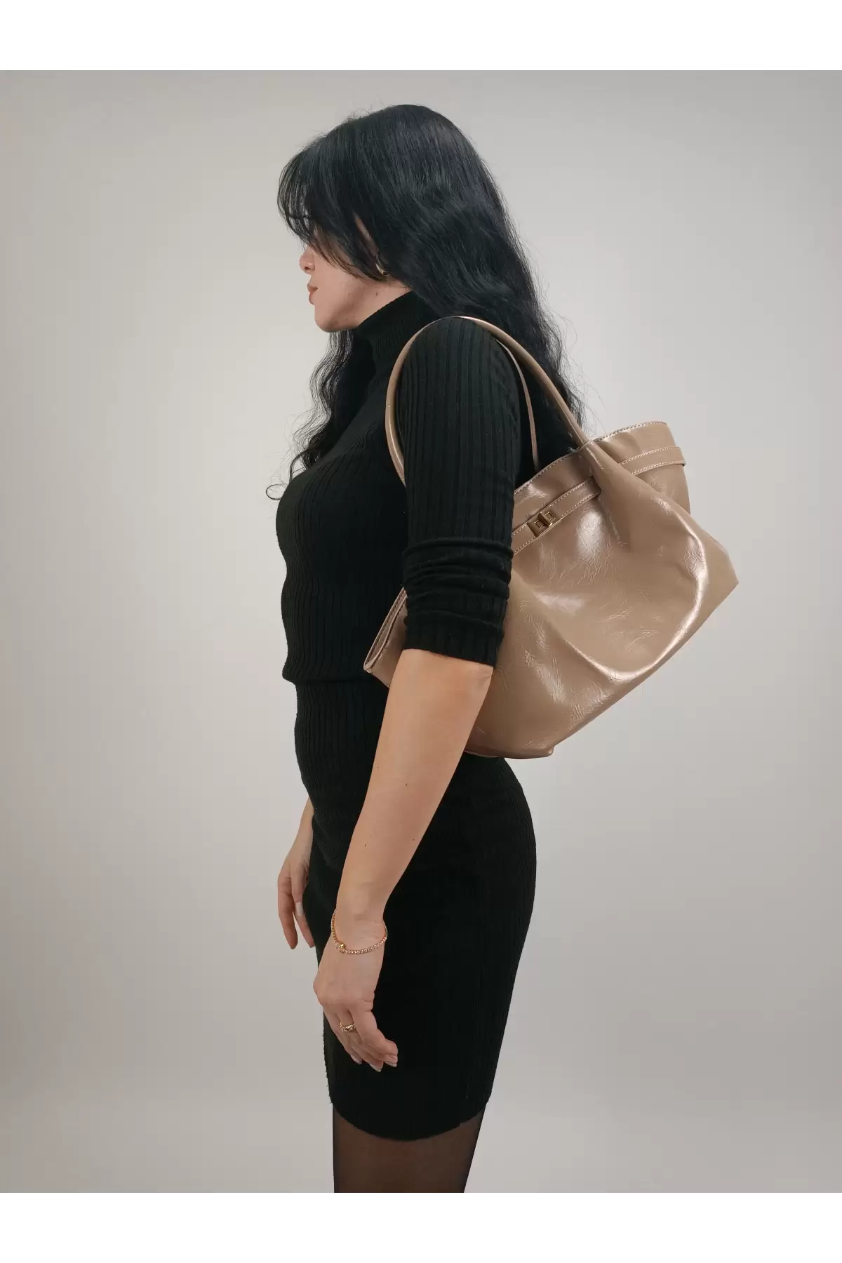 Celina Vizon Kırışık Deri Kilit Detay Büyük Boy Kadın Omuz Çantası