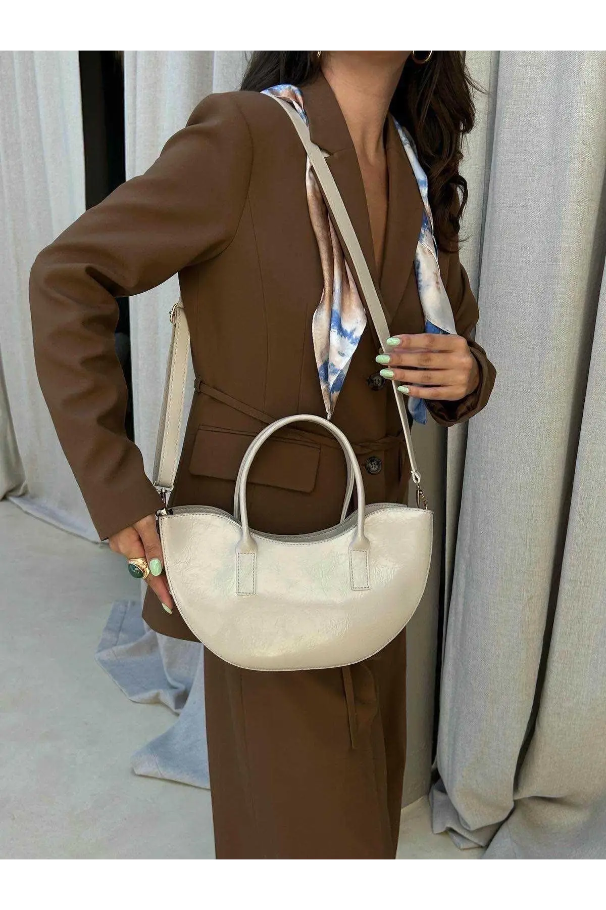 Lissea Krem Rengi Cilt Asimetrik Model Kadın El Ve Omuz Çantası