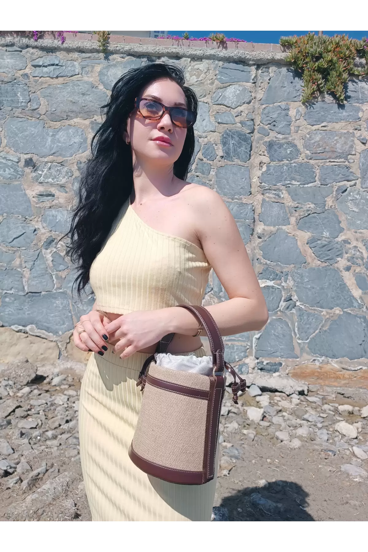 Margaret Hasır Kahve Detaylı Büzgü Kapamalı Çift Askılı Kova Model Kadın El Ve Omuz Çantası