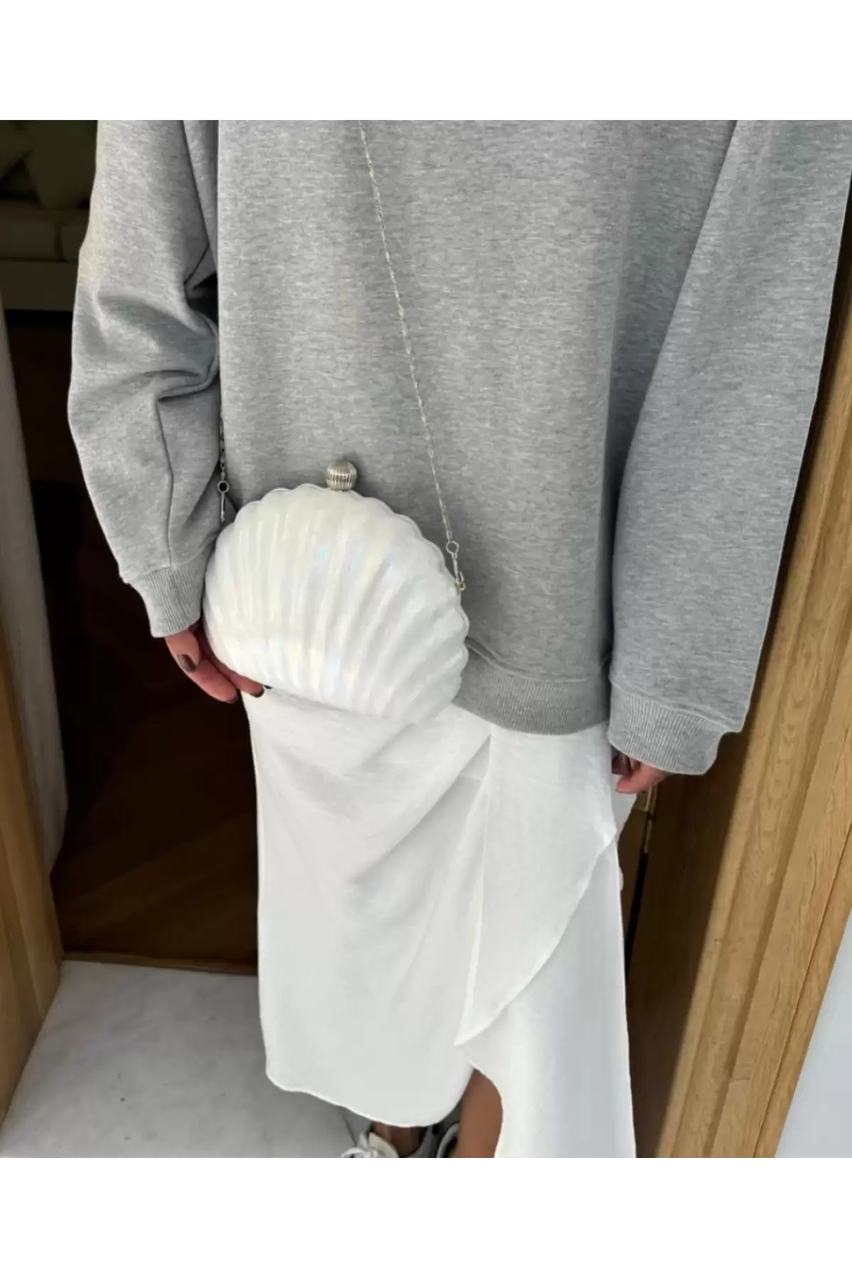 Rosalie Beyaz Sedefli Deniz Kabuğu Model Zincir Askılı Dokulu Clutch Abiye Portföy Çanta
