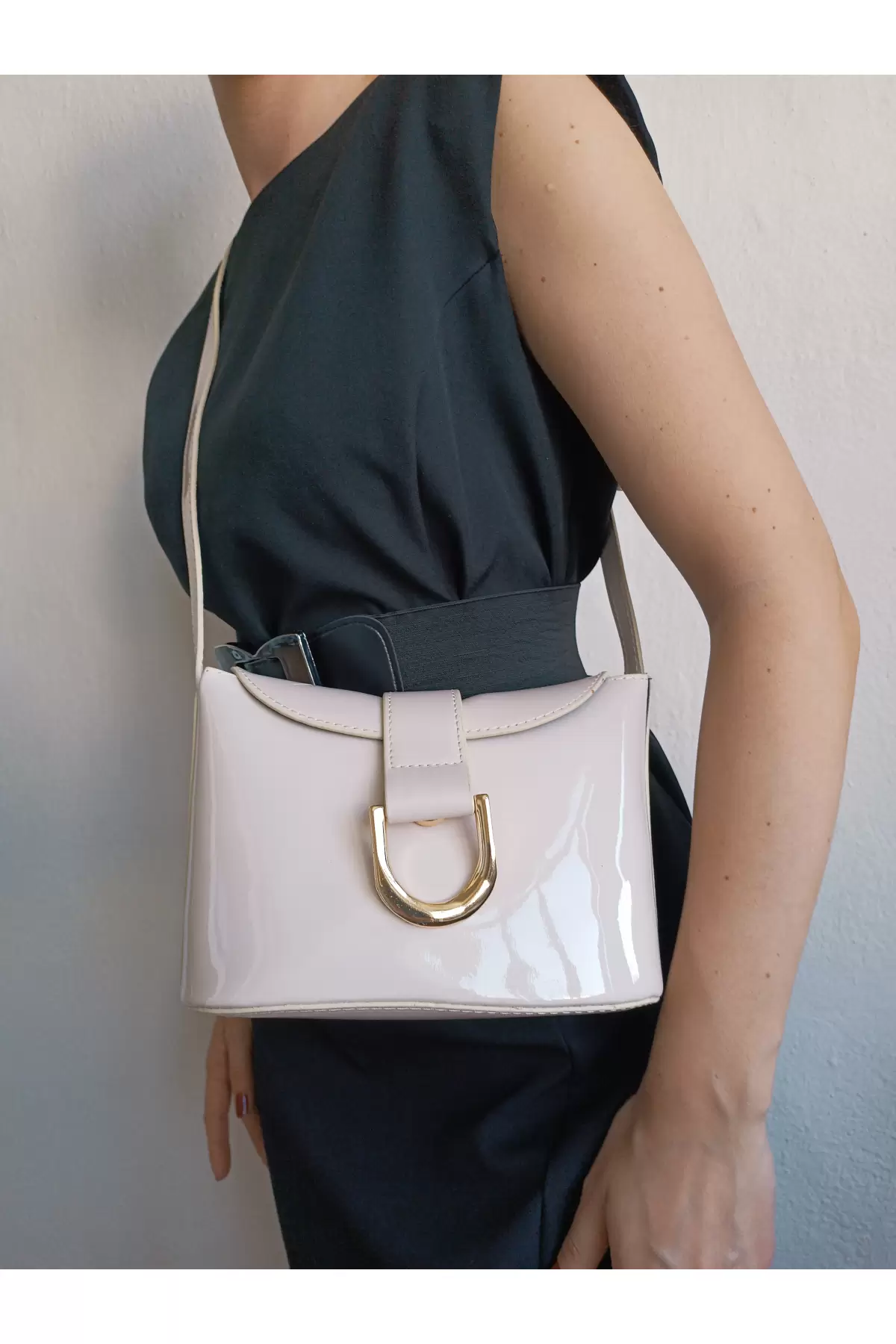 Amy Cream Patent Leather Box Form Womens Shoulder Bag with Buckle Accessories