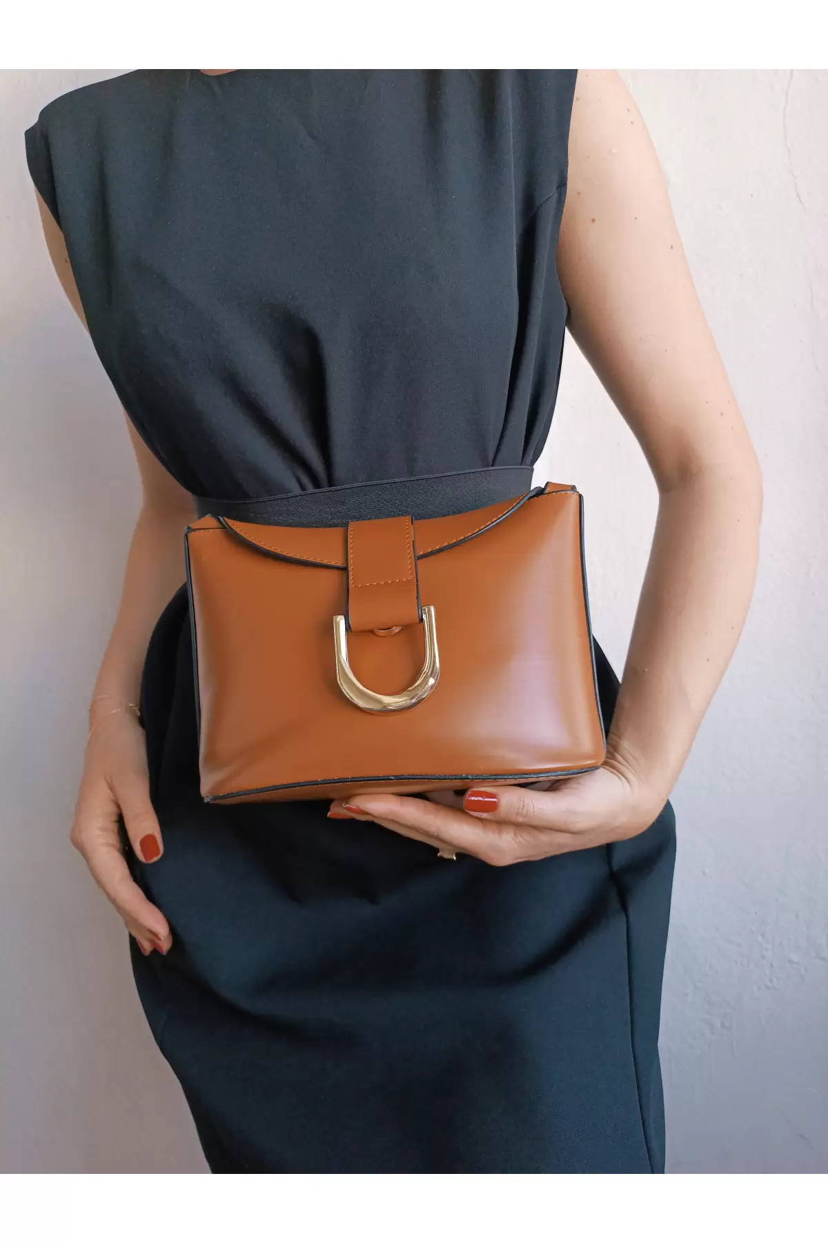 Amy Box Form Womens Shoulder Bag with Taba Binding Buckle Accessories