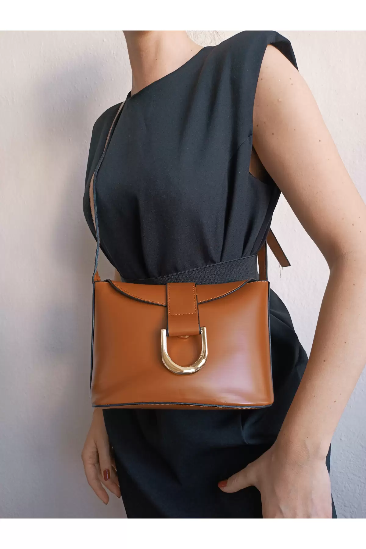 Amy Box Form Womens Shoulder Bag with Taba Binding Buckle Accessories